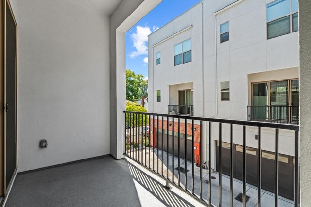3182 L St, Sacramento, CA 95816
