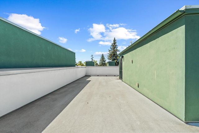 3182 L St, Sacramento, CA 95816