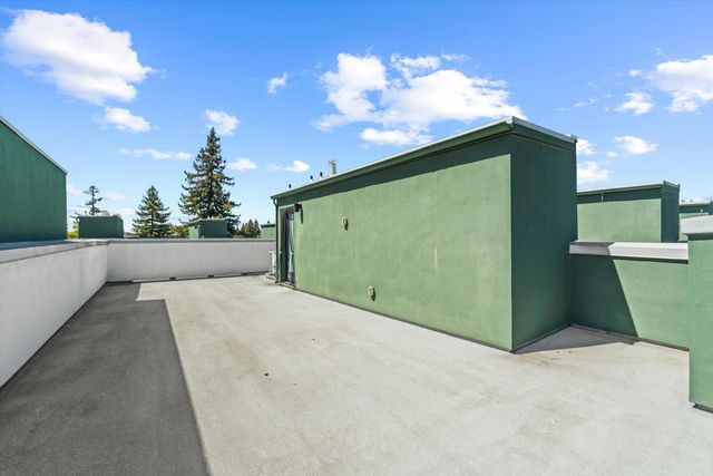 3182 L St, Sacramento, CA 95816