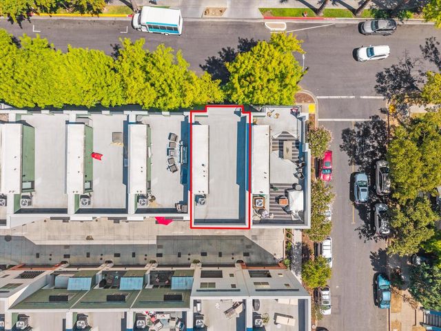3182 L St, Sacramento, CA 95816