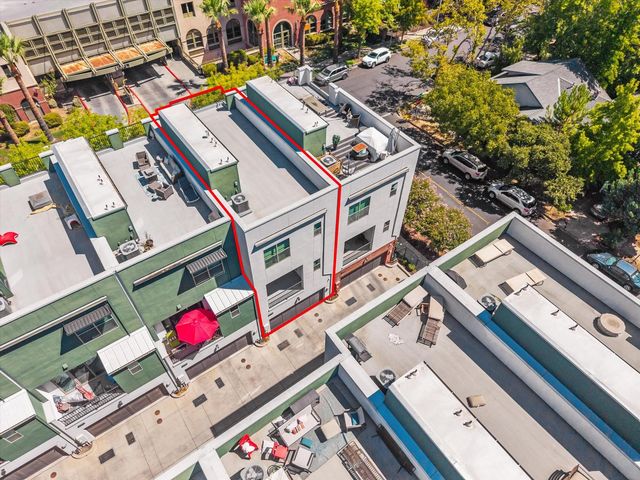 3182 L St, Sacramento, CA 95816