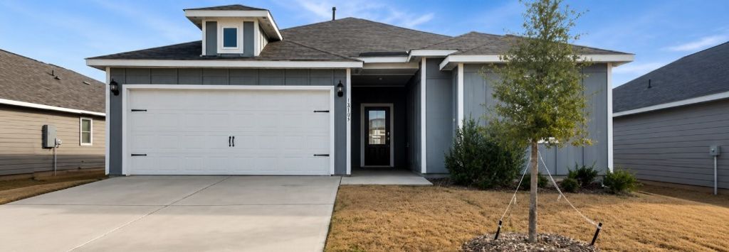 10805 Copper Hills Lane, Fort Worth, TX 76108