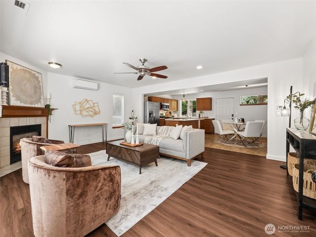 3815 & 3817 47th Street NW, Gig Harbor, WA 98335