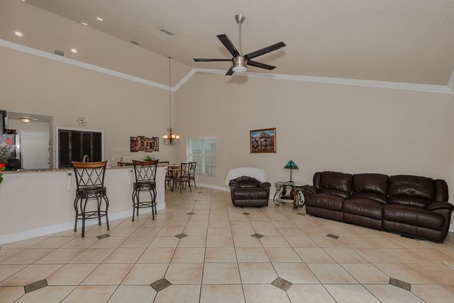 1091 NW 162nd Avenue, Pembroke Pines, FL 33028