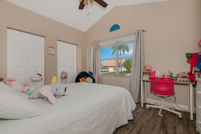 1091 NW 162nd Avenue, Pembroke Pines, FL 33028