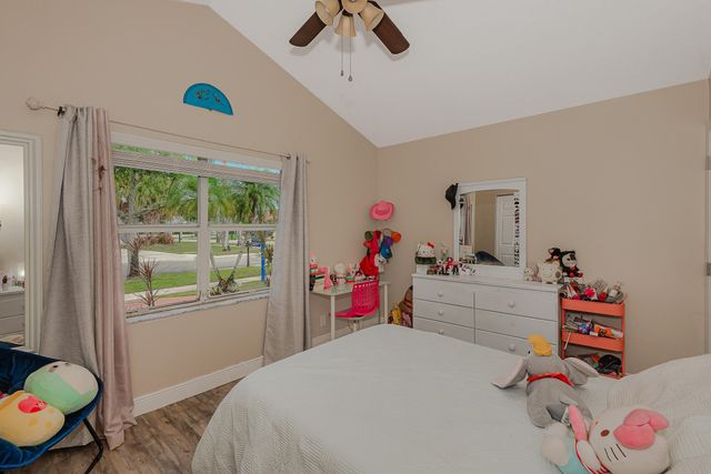 1091 NW 162nd Avenue, Pembroke Pines, FL 33028