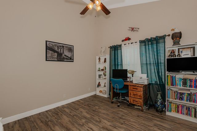 1091 NW 162nd Avenue, Pembroke Pines, FL 33028