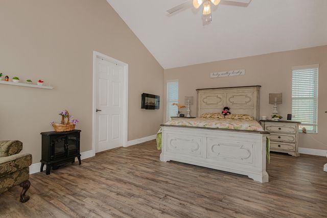 1091 NW 162nd Avenue, Pembroke Pines, FL 33028