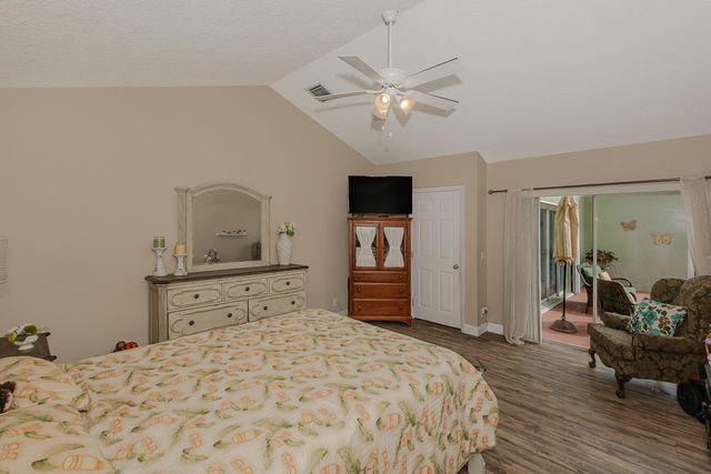 1091 NW 162nd Avenue, Pembroke Pines, FL 33028