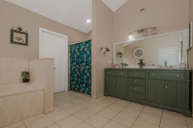 1091 NW 162nd Avenue, Pembroke Pines, FL 33028