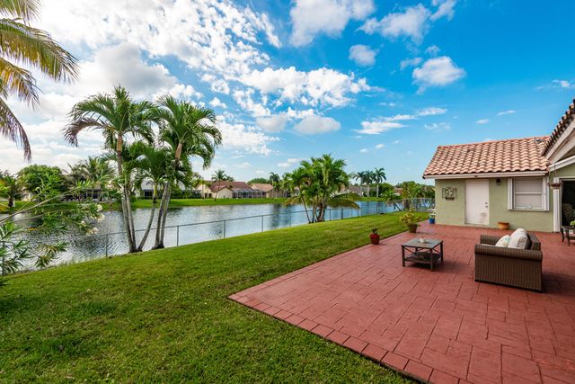 1091 NW 162nd Avenue, Pembroke Pines, FL 33028