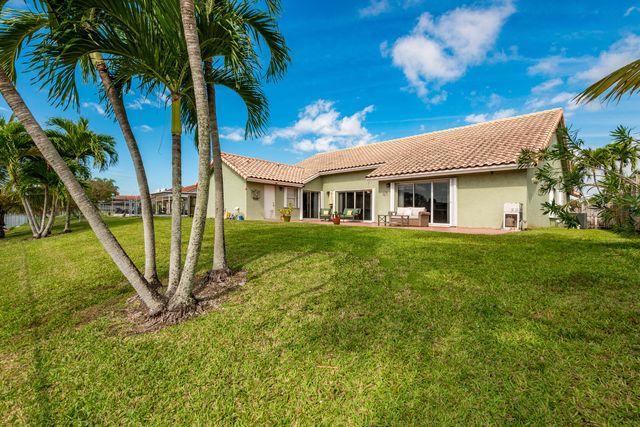 1091 NW 162nd Avenue, Pembroke Pines, FL 33028