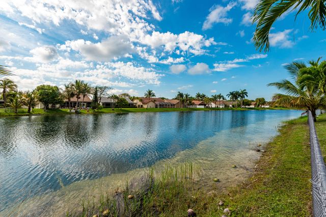 1091 NW 162nd Avenue, Pembroke Pines, FL 33028