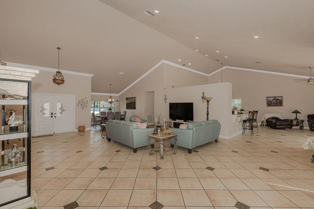 1091 NW 162nd Avenue, Pembroke Pines, FL 33028