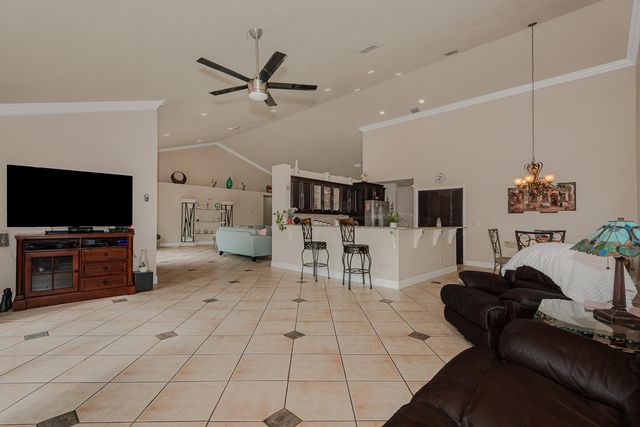 1091 NW 162nd Avenue, Pembroke Pines, FL 33028