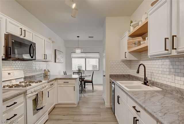 64 Brown Swallow Way, Henderson, NV 89012