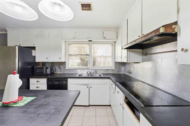 1015 Layman Street, La Marque, TX 77568