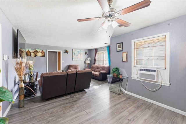 1015 Layman Street, La Marque, TX 77568