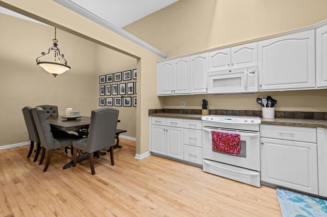 7256 Green Farm Road, West Bloomfield, MI 48322