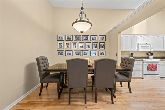 7256 Green Farm Road, West Bloomfield, MI 48322