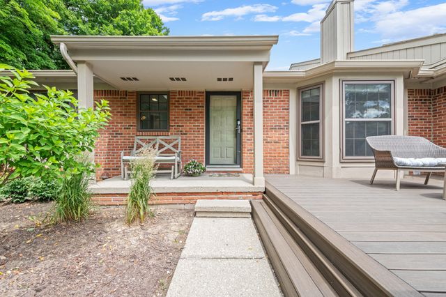 7256 Green Farm Road, West Bloomfield, MI 48322