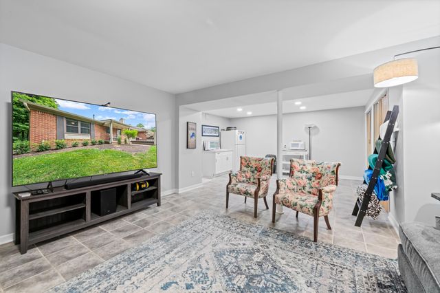 7256 Green Farm Road, West Bloomfield, MI 48322