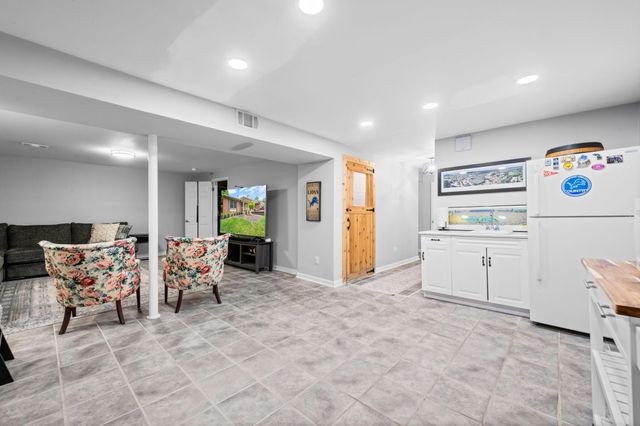 7256 Green Farm Road, West Bloomfield, MI 48322