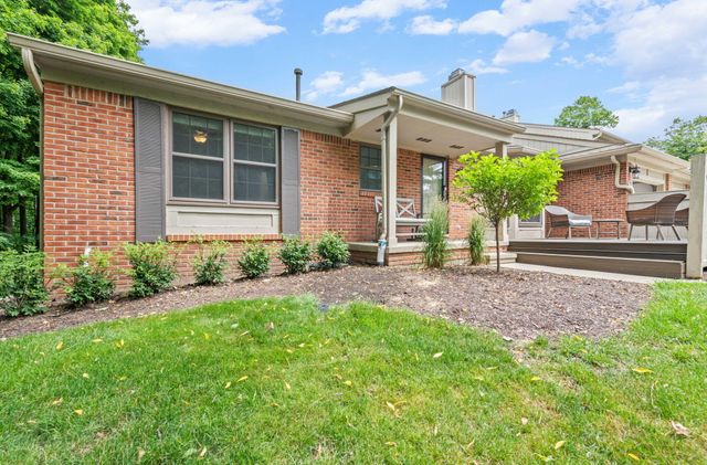 7256 Green Farm Road, West Bloomfield, MI 48322