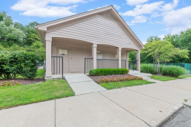 7256 Green Farm Road, West Bloomfield, MI 48322