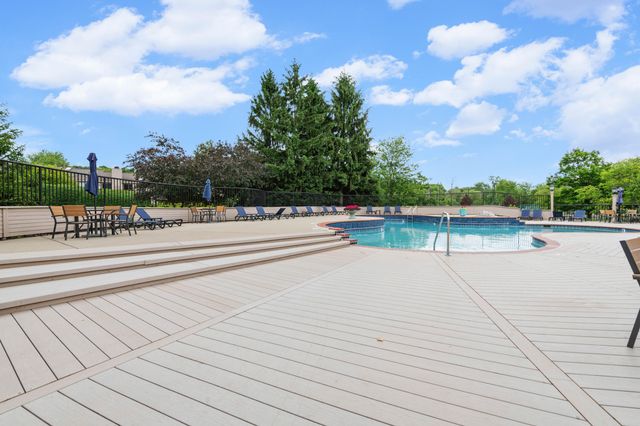 7256 Green Farm Road, West Bloomfield, MI 48322