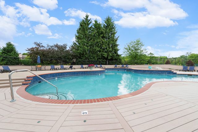 7256 Green Farm Road, West Bloomfield, MI 48322