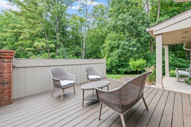 7256 Green Farm Road, West Bloomfield, MI 48322