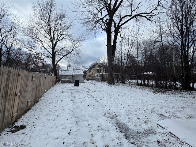 974 E 144th Street, Cleveland, OH 44110