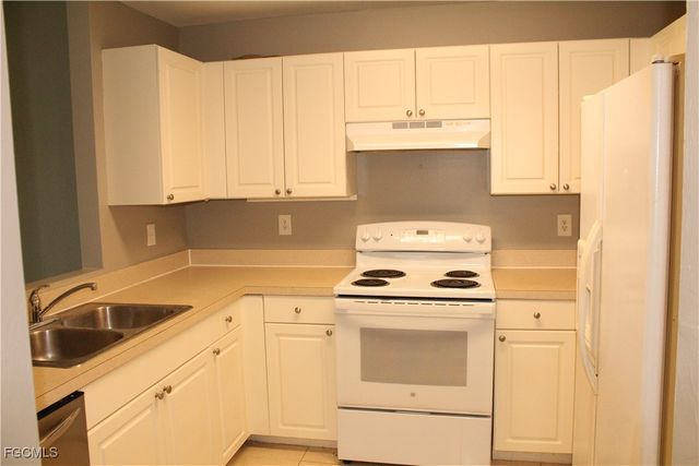 703 SE 8th TER, Cape Coral, FL 33990