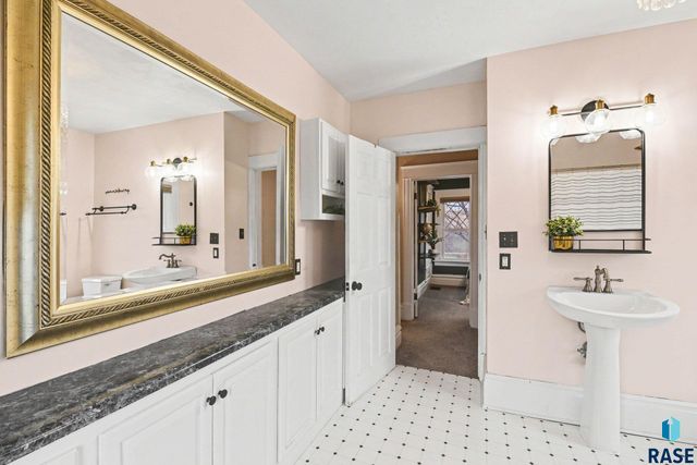 622 E 20th St Street, Sioux Falls, SD 57105