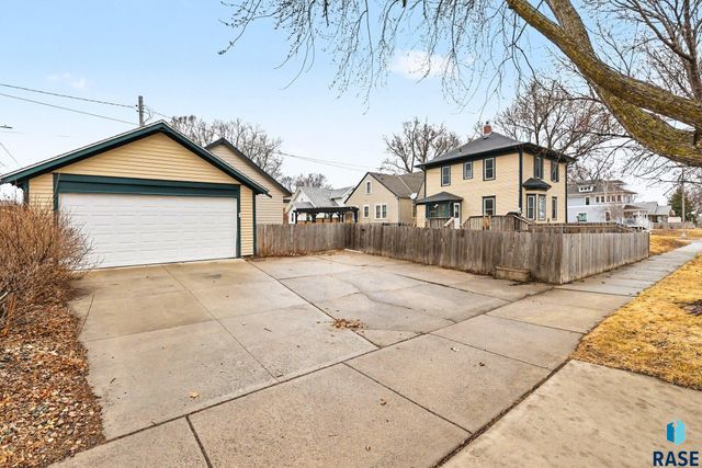 622 E 20th St Street, Sioux Falls, SD 57105