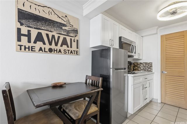 2425 Kuhio Avenue 506, Honolulu, HI 96815