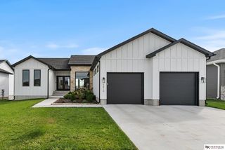 5816 SW Sierra Madre Drive, Lincoln, NE 68523