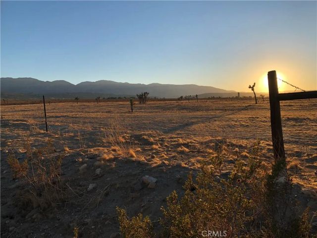 175 COR AVE W4 DRT 175 STE, Palmdale, CA 93591