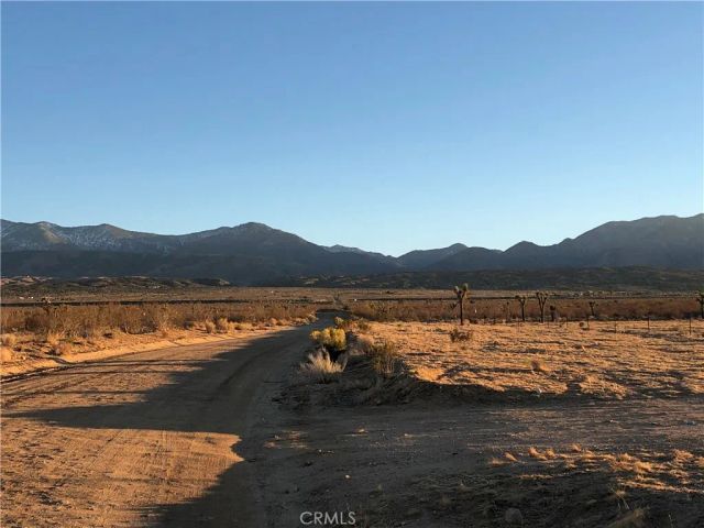 175 COR AVE W4 DRT 175 STE, Palmdale, CA 93591