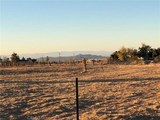 175 COR AVE W4 DRT 175 STE, Palmdale, CA 93591