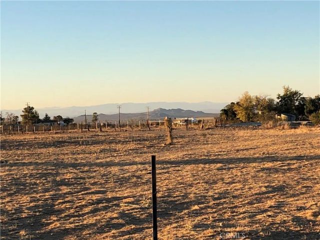 175 COR AVE W4 DRT 175 STE, Palmdale, CA 93591