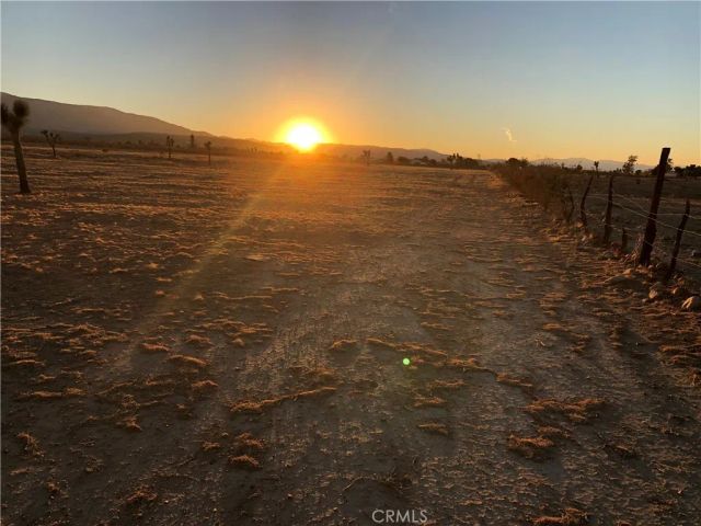 175 COR AVE W4 DRT 175 STE, Palmdale, CA 93591