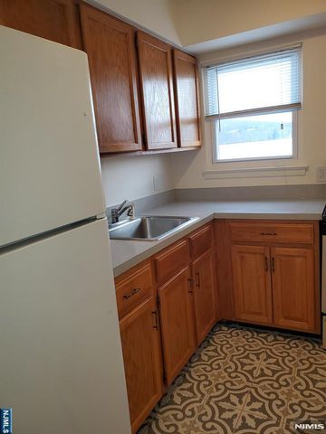 100 Pierson Miller C52, Pompton Lakes, NJ 07442