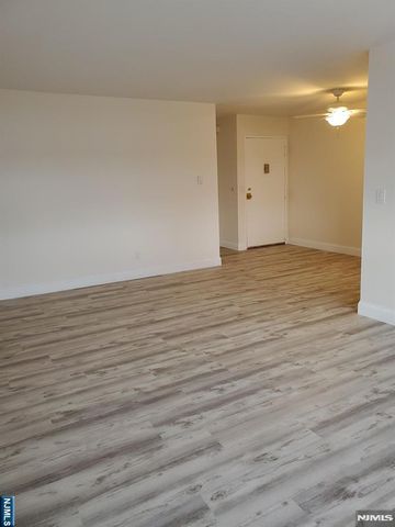 100 Pierson Miller C52, Pompton Lakes, NJ 07442