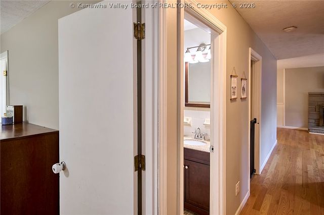 841 Daverton Road, Charleston, WV 25303
