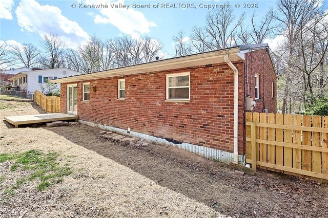 841 Daverton Road, Charleston, WV 25303