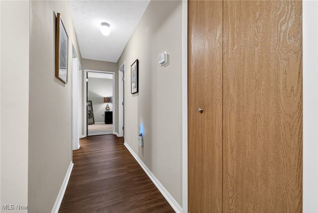 10373 Glenway Drive 202, Twinsburg, OH 44087