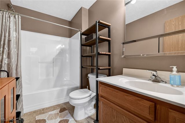 10373 Glenway Drive 202, Twinsburg, OH 44087