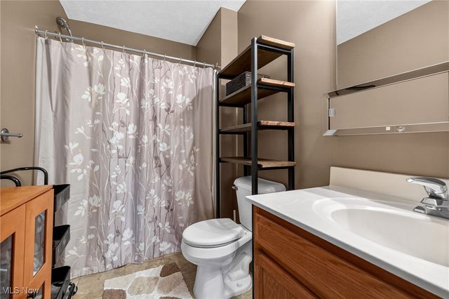 10373 Glenway Drive 202, Twinsburg, OH 44087